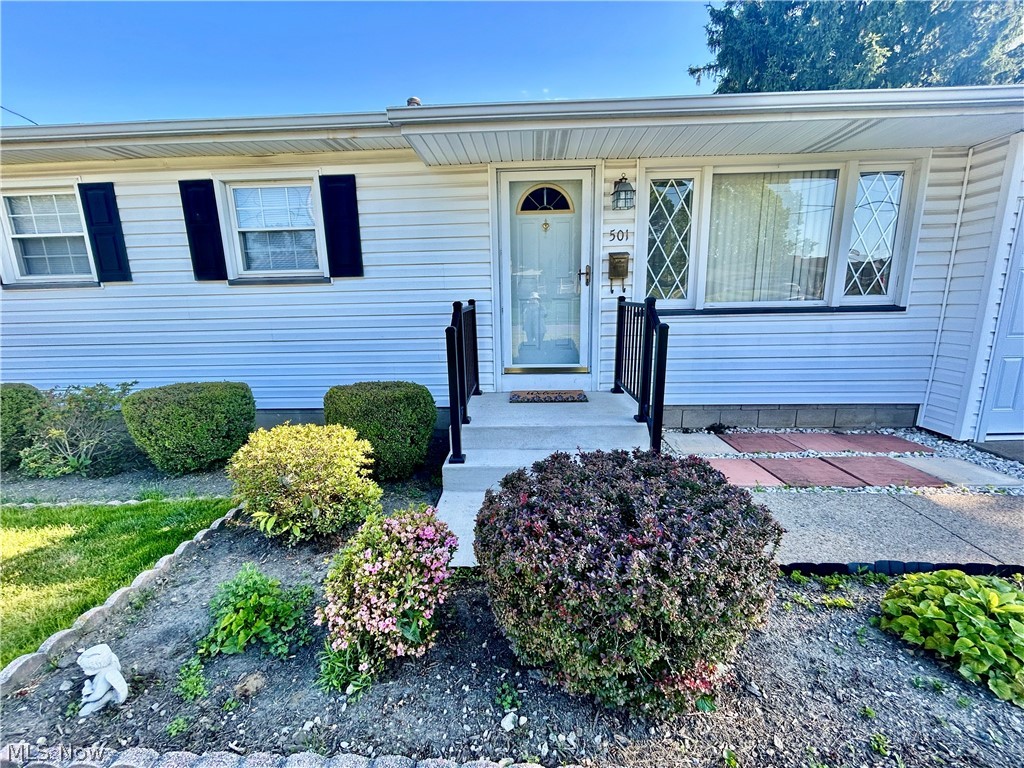 501 Edison Street Struthers OH 44471