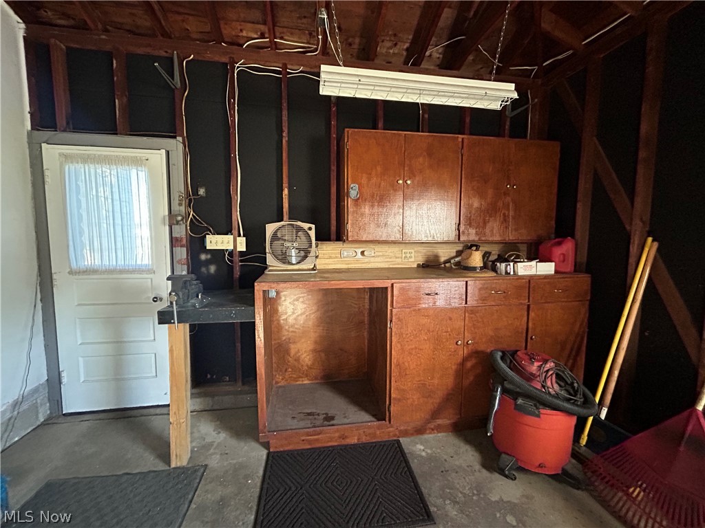 501 Edison Street Struthers OH 44471