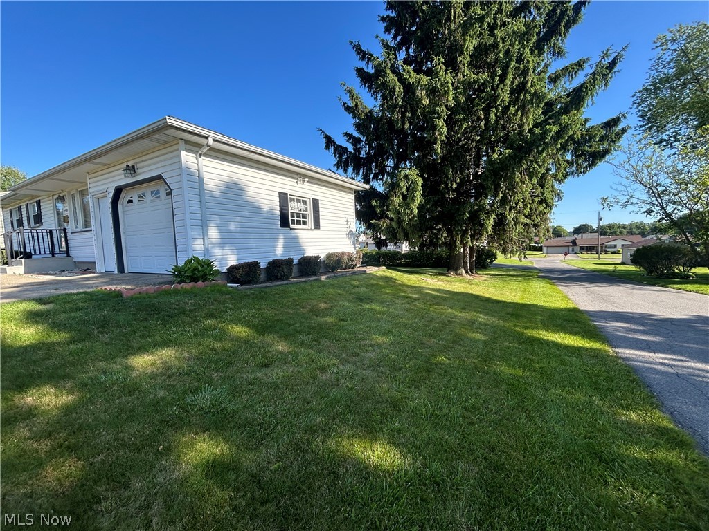 501 Edison Street Struthers OH 44471