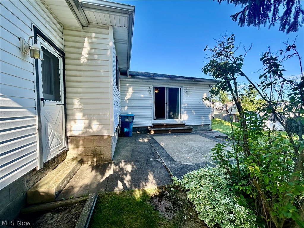 501 Edison Street Struthers OH 44471