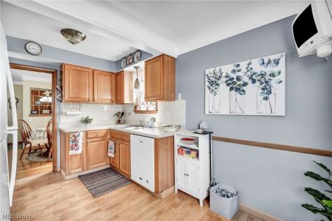 6621 Indiana Avenue Mayfield Heights OH 44124