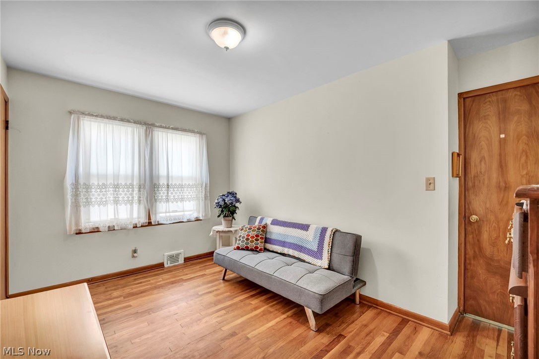 6621 Indiana Avenue Mayfield Heights OH 44124