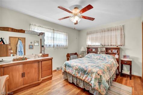 6621 Indiana Avenue Mayfield Heights OH 44124