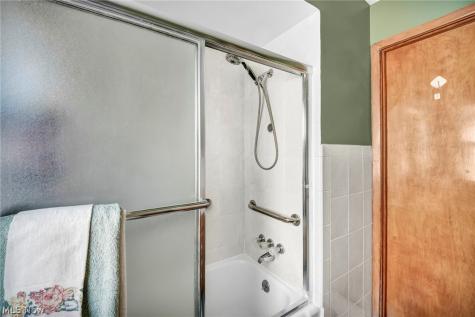 6621 Indiana Avenue Mayfield Heights OH 44124