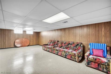 6621 Indiana Avenue Mayfield Heights OH 44124
