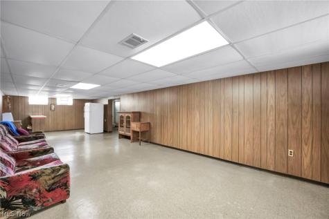 6621 Indiana Avenue Mayfield Heights OH 44124