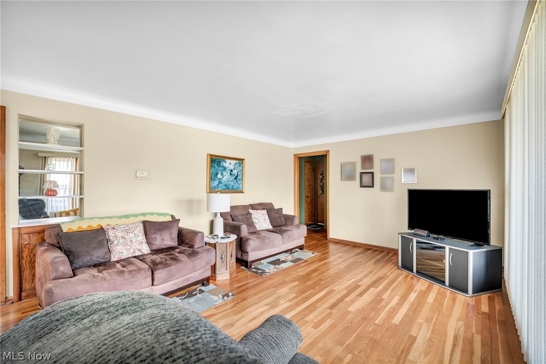 6621 Indiana Avenue Mayfield Heights OH 44124