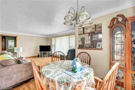 6621 Indiana Avenue Mayfield Heights OH 44124