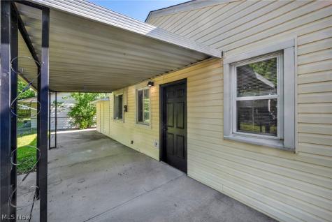 1074 E 168th Street Cleveland OH 44110