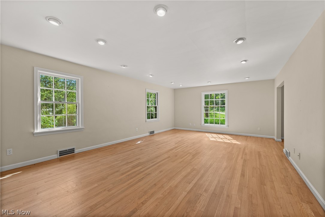 1563 Stine Road Peninsula OH 44264
