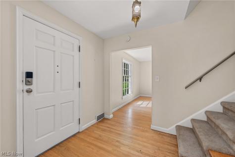 1563 Stine Road Peninsula OH 44264