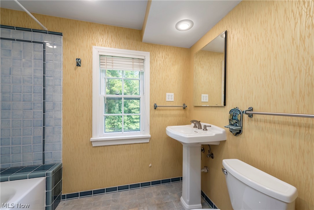1563 Stine Road Peninsula OH 44264