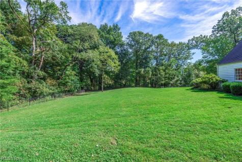 1563 Stine Road Peninsula OH 44264