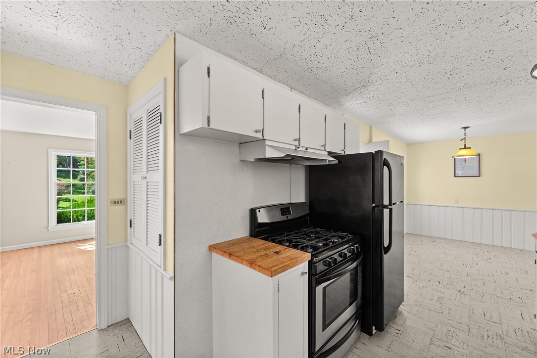 1563 Stine Road Peninsula OH 44264