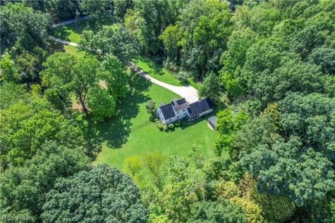 1563 Stine Road Peninsula OH 44264