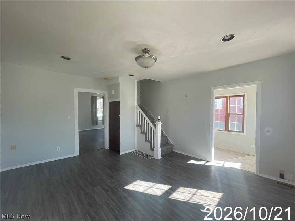 356 W Jefferson Avenue Mcconnelsville OH 43756