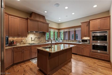 805 Cascades Drive Aurora OH 44202