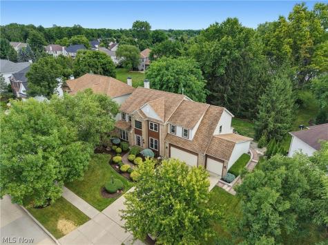 15097 Scarlet Oak Trail Strongsville OH 44149