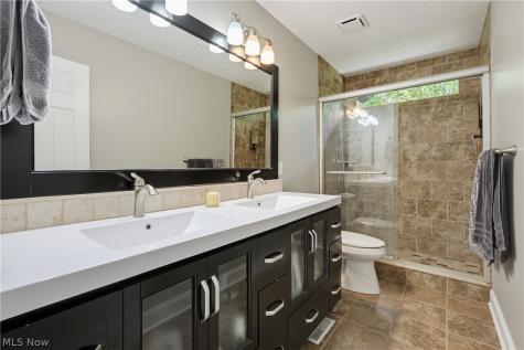 15097 Scarlet Oak Trail Strongsville OH 44149