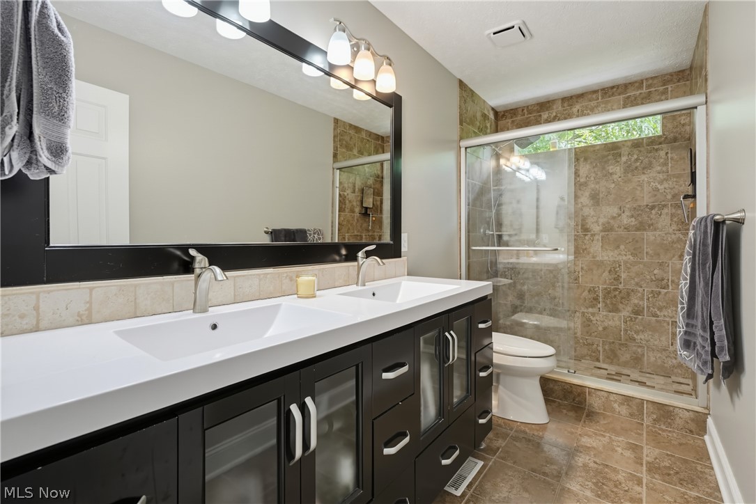 15097 Scarlet Oak Trail Strongsville OH 44149