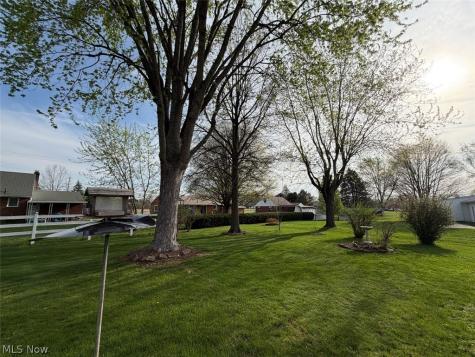 239 Fairview Street Louisville OH 44641