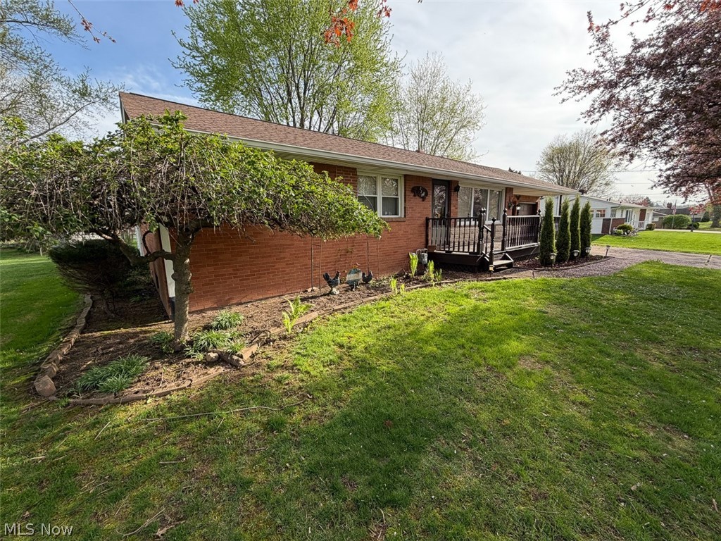 239 Fairview Street Louisville OH 44641