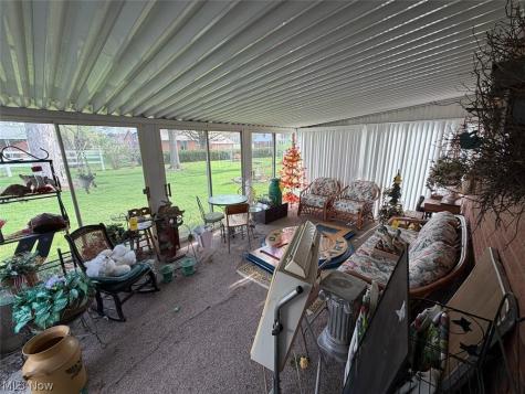 239 Fairview Street Louisville OH 44641