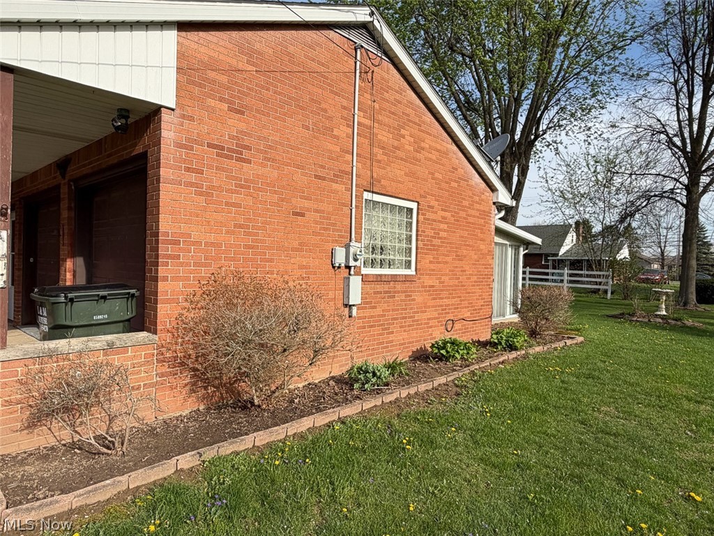 239 Fairview Street Louisville OH 44641