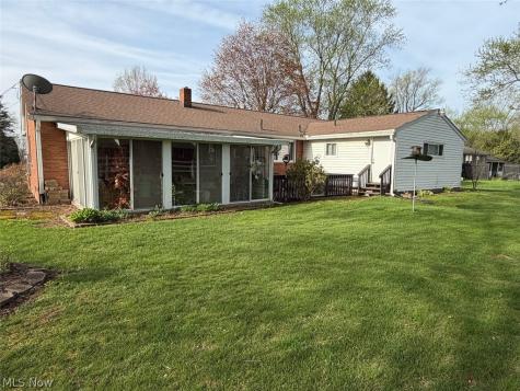 239 Fairview Street Louisville OH 44641