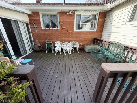 239 Fairview Street Louisville OH 44641