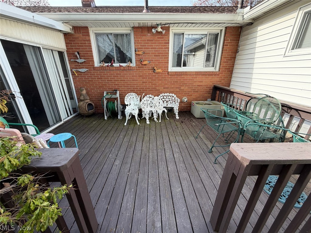 239 Fairview Street Louisville OH 44641