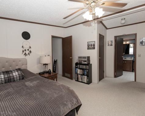 156 Ashwood Drive Elyria OH 44035