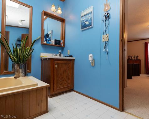 156 Ashwood Drive Elyria OH 44035