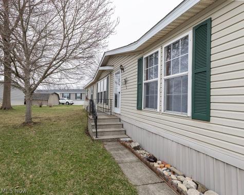 156 Ashwood Drive Elyria OH 44035