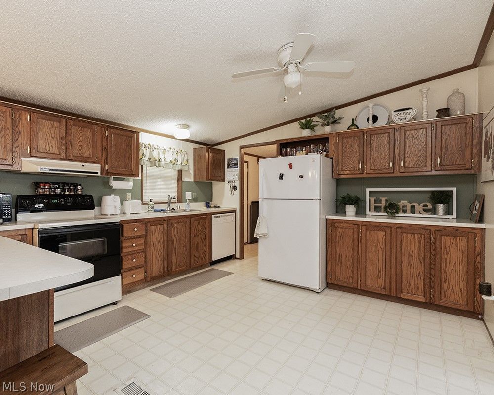 156 Ashwood Drive Elyria OH 44035