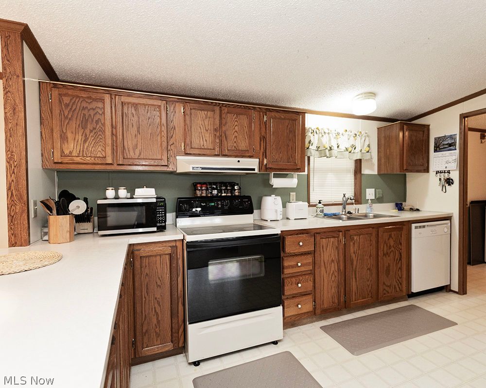 156 Ashwood Drive Elyria OH 44035