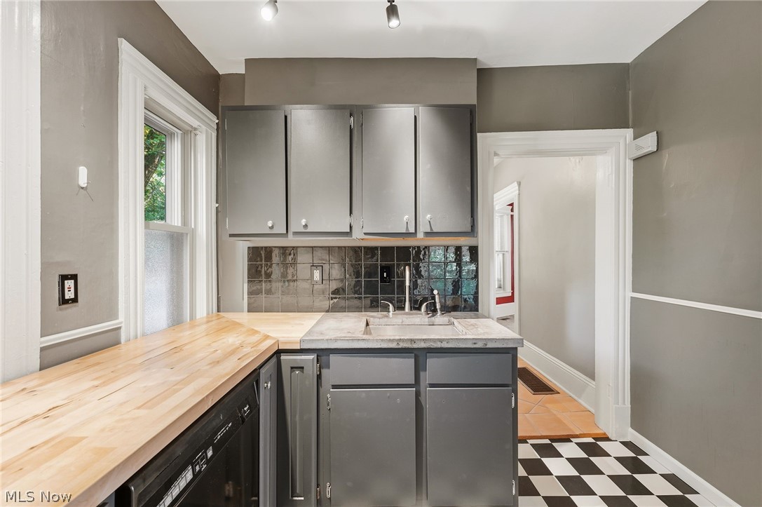 1308 W 95th Street Cleveland OH 44102