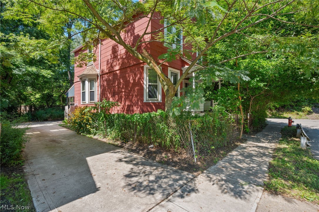 1308 W 95th Street Cleveland OH 44102
