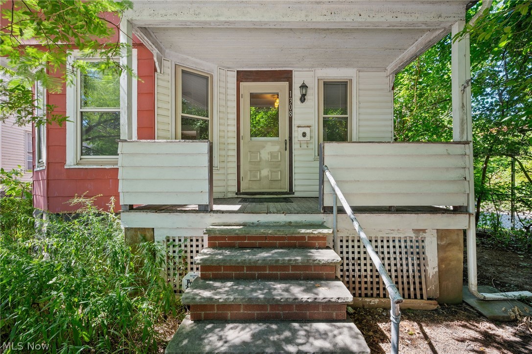 1308 W 95th Street Cleveland OH 44102