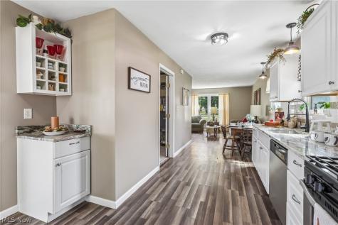 29301 Edgewood Drive Willowick OH 44095