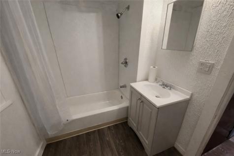 4088 E 72nd Street Cleveland OH 44105
