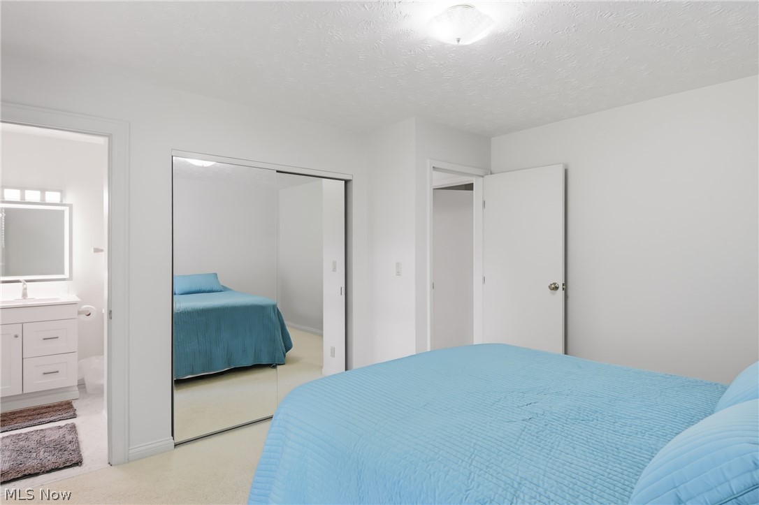 7003 White Oak Drive Hubbard OH 44425