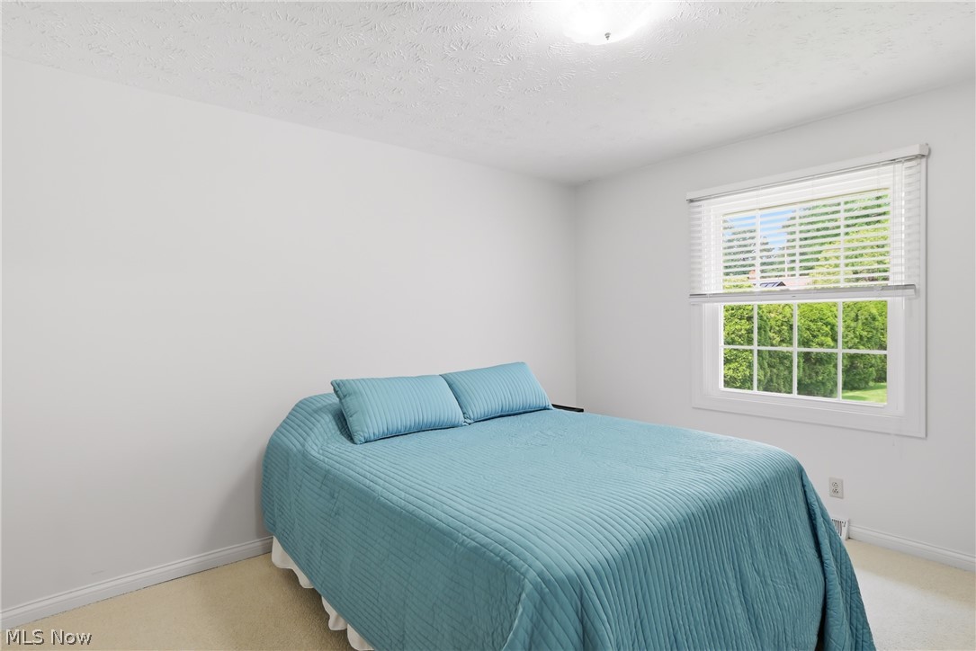 7003 White Oak Drive Hubbard OH 44425