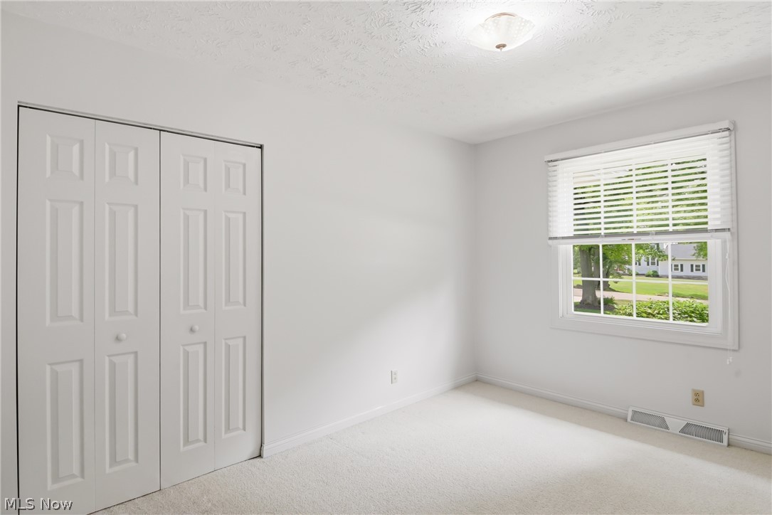 7003 White Oak Drive Hubbard OH 44425