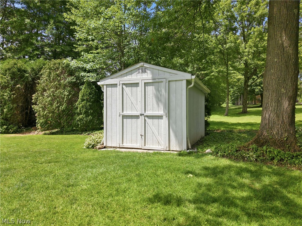 7003 White Oak Drive Hubbard OH 44425