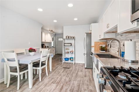 1695 Wiltshire Road Akron OH 44313