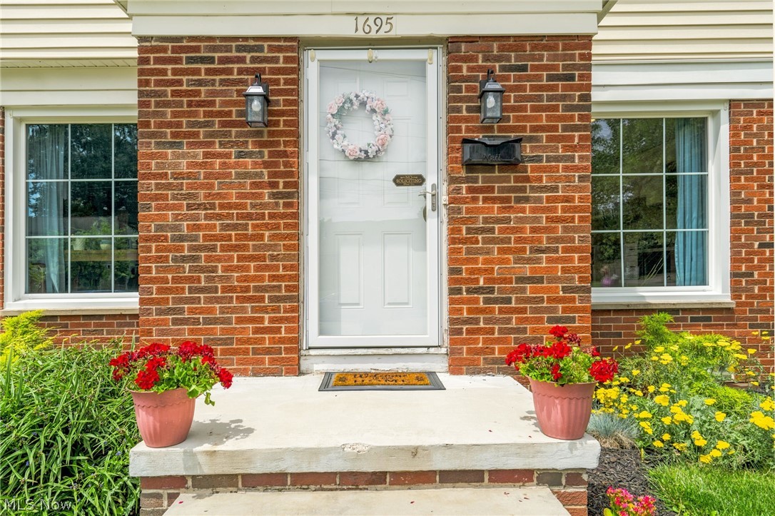 1695 Wiltshire Road Akron OH 44313