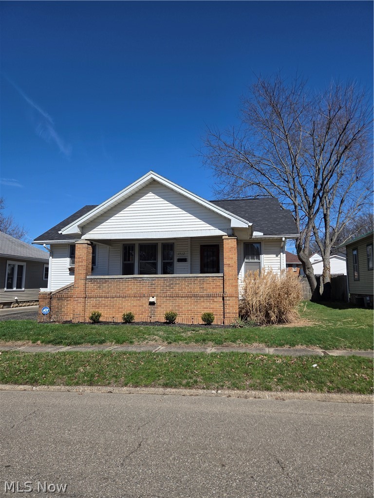1512 Adams Street Coshocton OH 43812