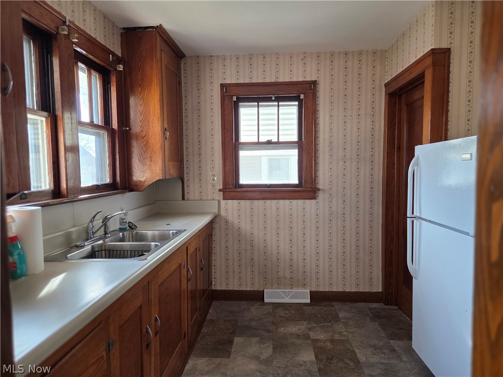 1512 Adams Street Coshocton OH 43812