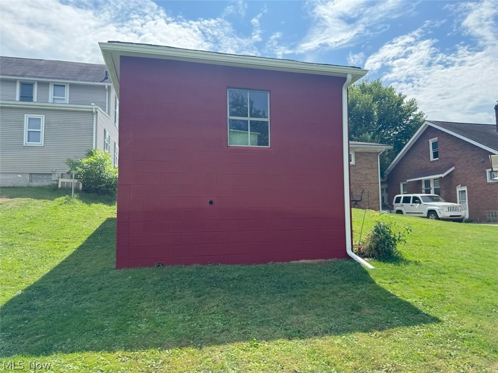 223 E Cassell Avenue Barberton OH 44203